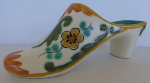 Gouda pottery heeled shoe