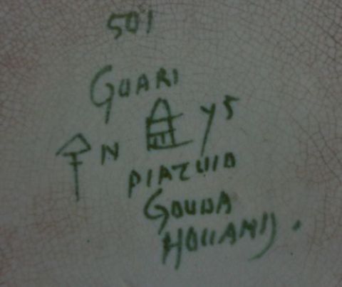 Gouda pottery punch bowl decor Guari mark