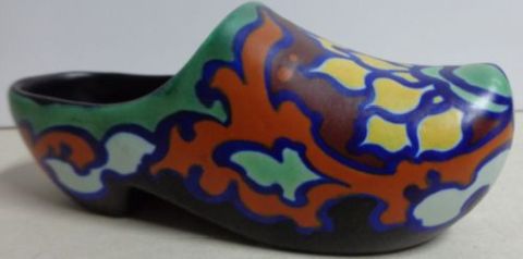 Regina Gouda pottery clog decor maas