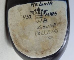 Regina Gouda pottery clog decor maas mark
