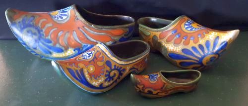 Gouda pottery decor Rhodian clogs