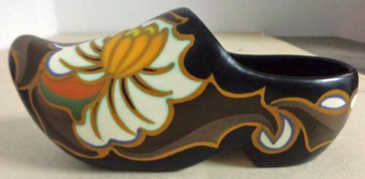 Zenith pottery clog