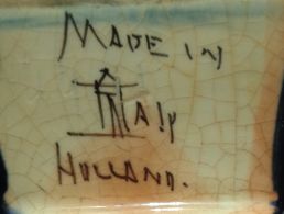 Gouda pottery heeled shoe mark