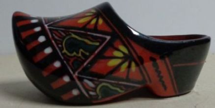 Ed Antheunis pottery clog decor Bagdad